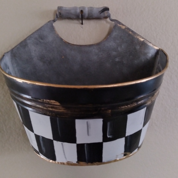 Whimsical Metal Wall planter 8 x 6 " Black & White Checks Hand Painted by me - Picture 2 of 3